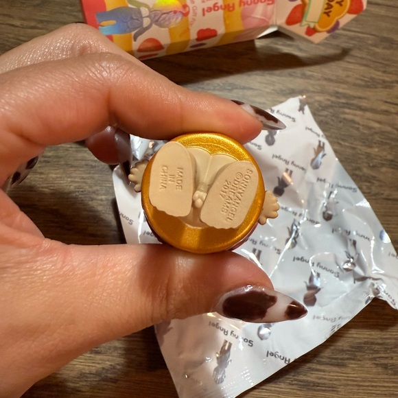 Sonny Angel Happy Birthday Cake - Picture 2 of 2